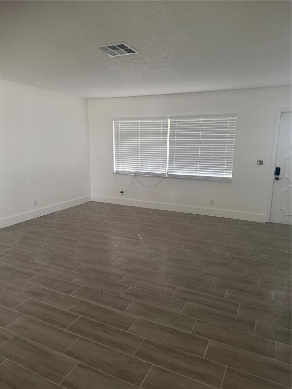 Lauderdale West 3 Sec 83- - Residential Lease