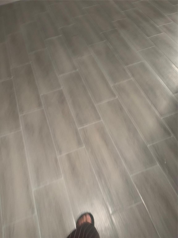 Lauderdale West 3 Sec 83- - Residential Lease