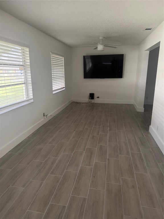 Lauderdale West 3 Sec 83- - Residential Lease