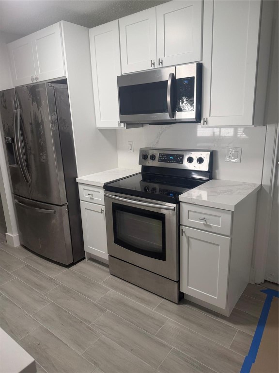 Lauderdale West 3 Sec 83- - Residential Lease