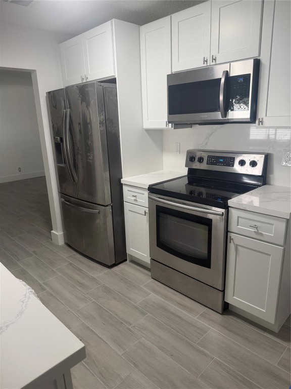 Lauderdale West 3 Sec 83- - Residential Lease