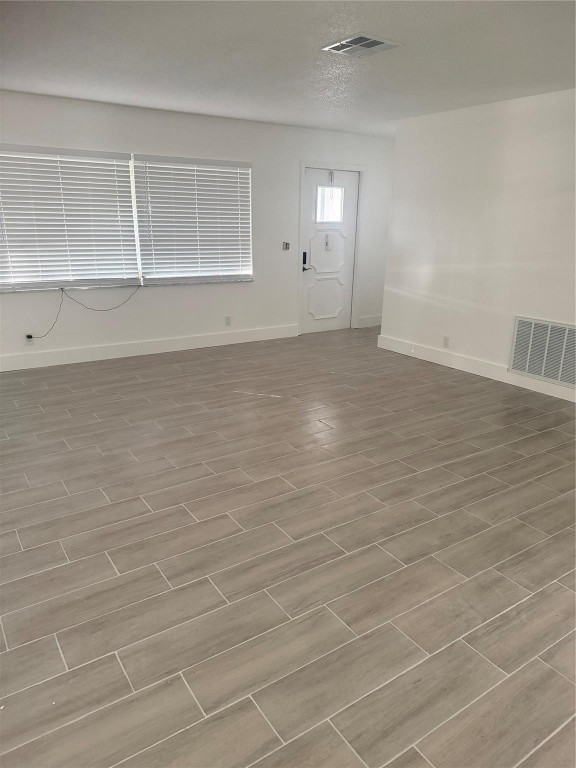 Lauderdale West 3 Sec 83- - Residential Lease