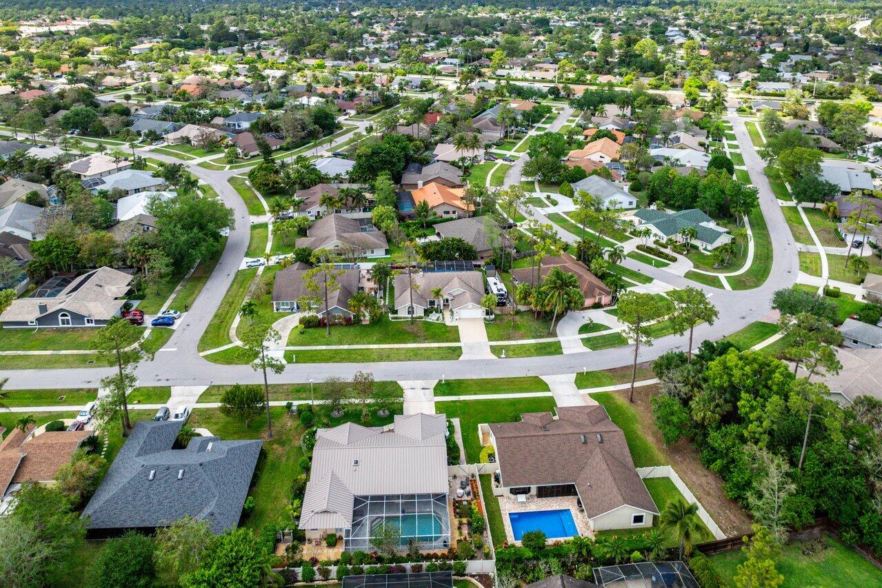 GREENVIEW SHORES 1 OF WELLINGTON - Residential