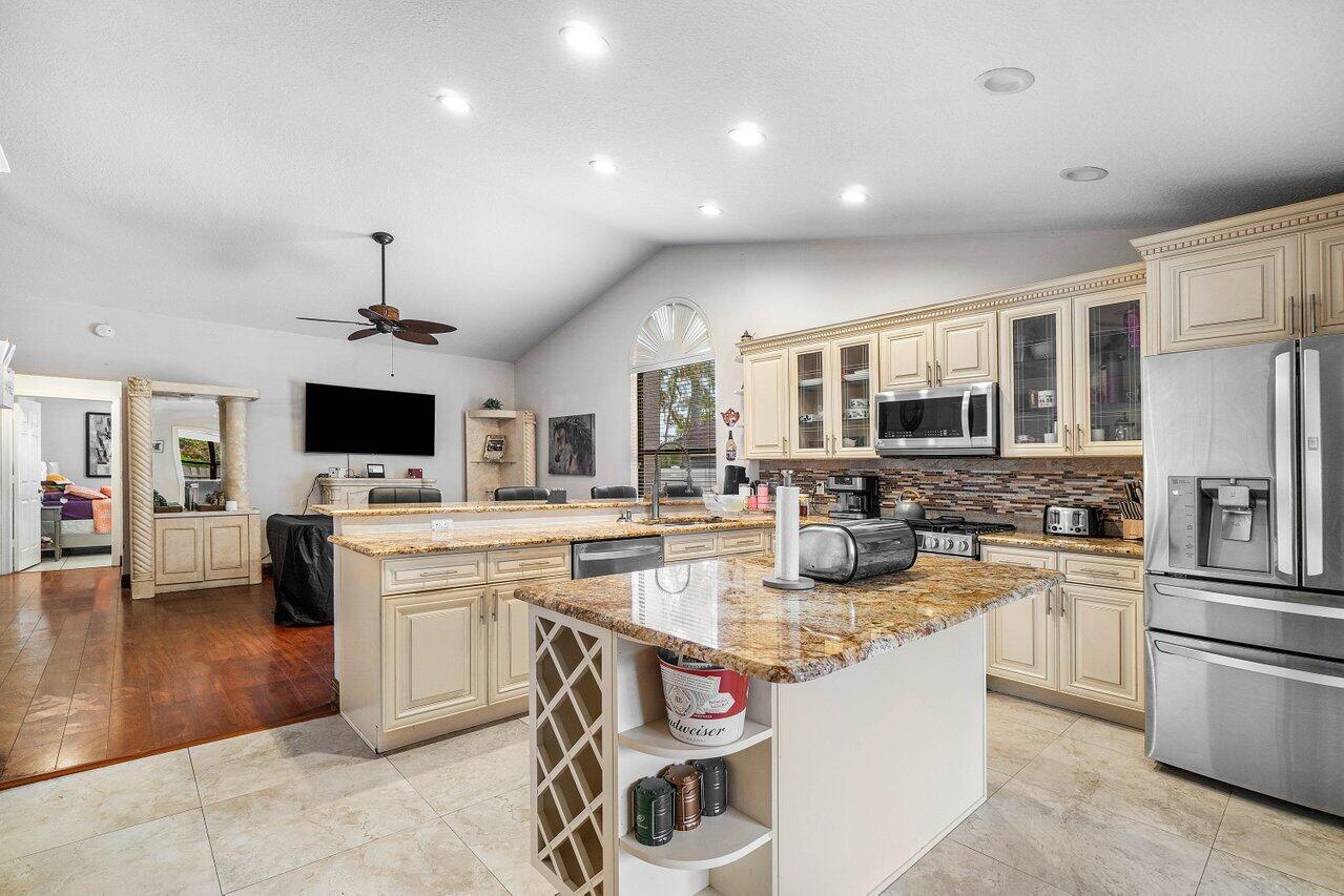 GREENVIEW SHORES 1 OF WELLINGTON - Residential