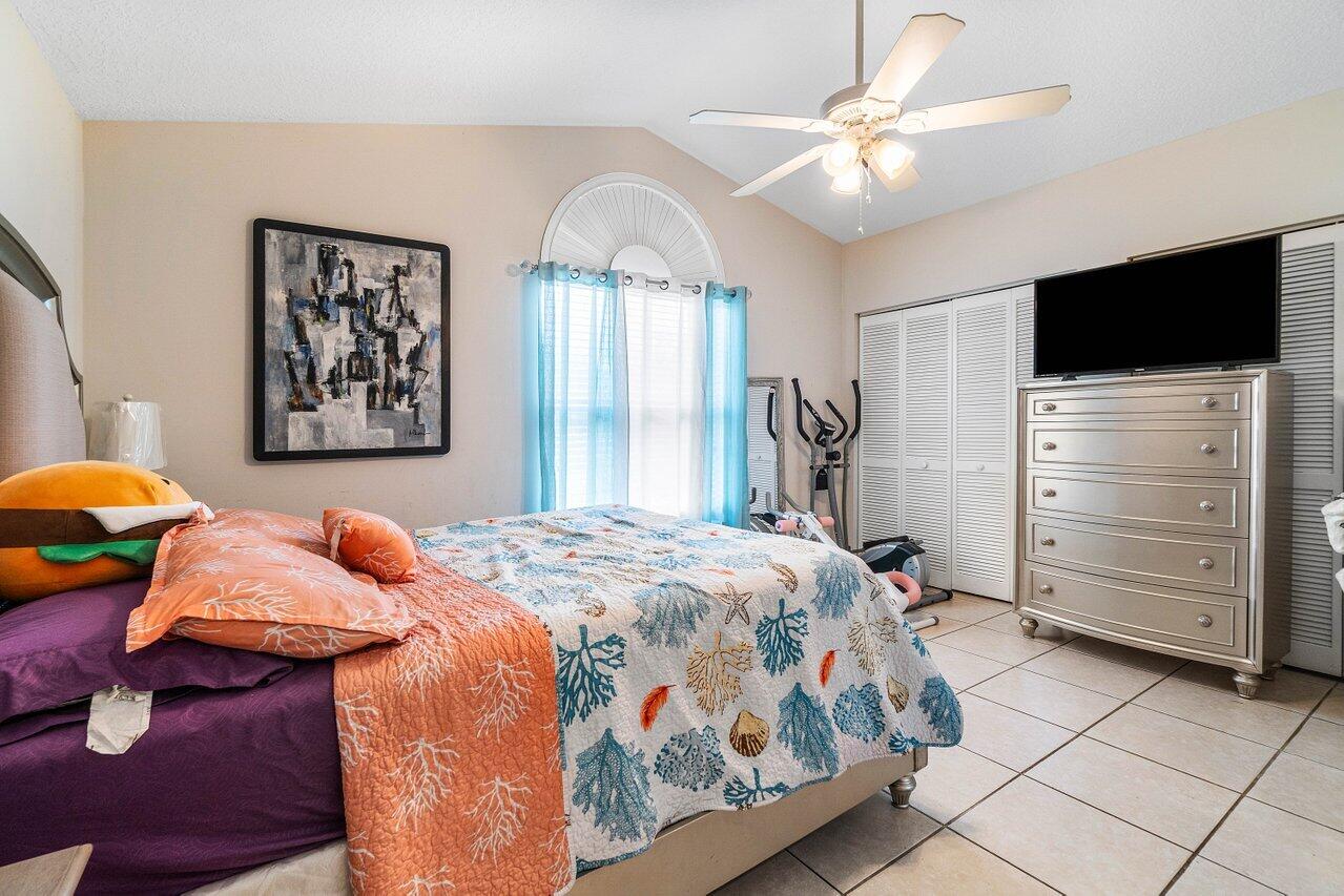 GREENVIEW SHORES 1 OF WELLINGTON - Residential