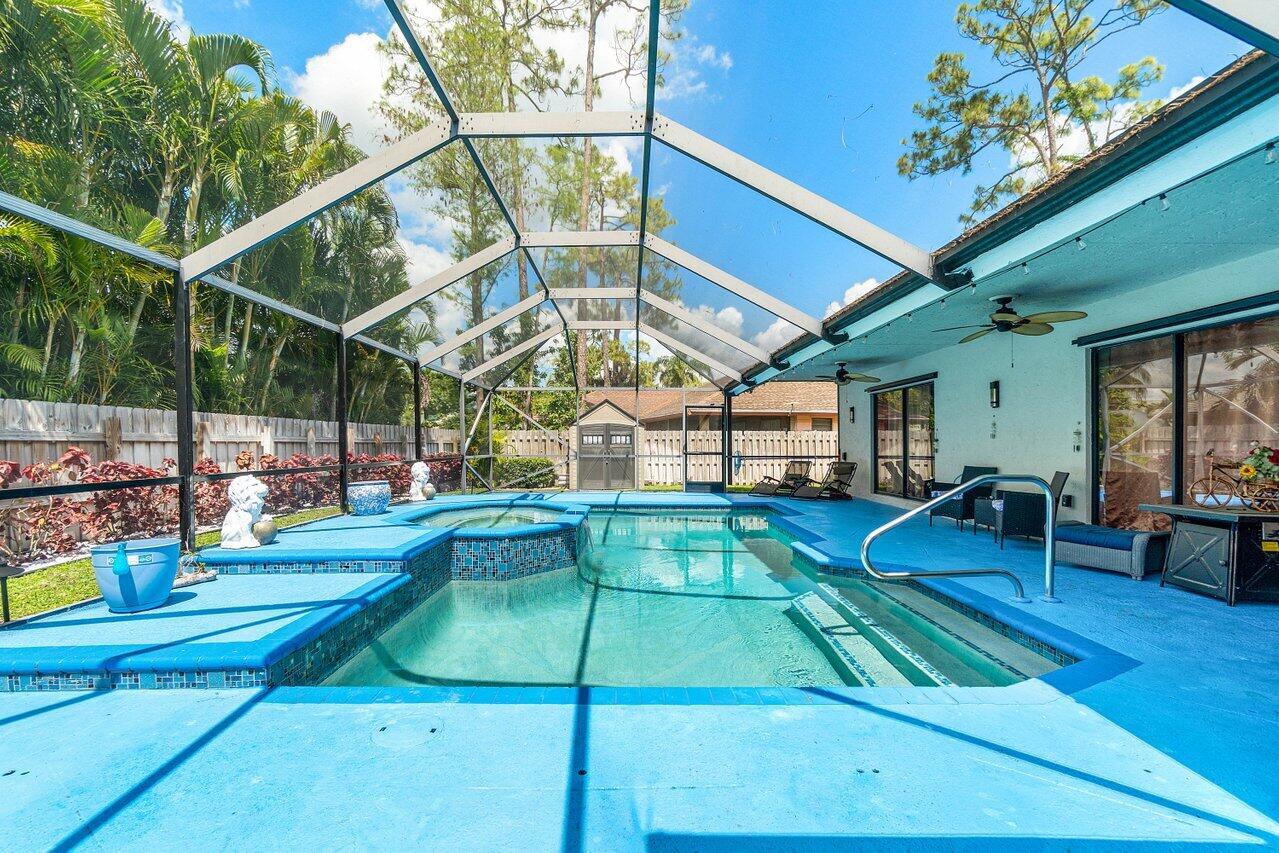 GREENVIEW SHORES 1 OF WELLINGTON - Residential