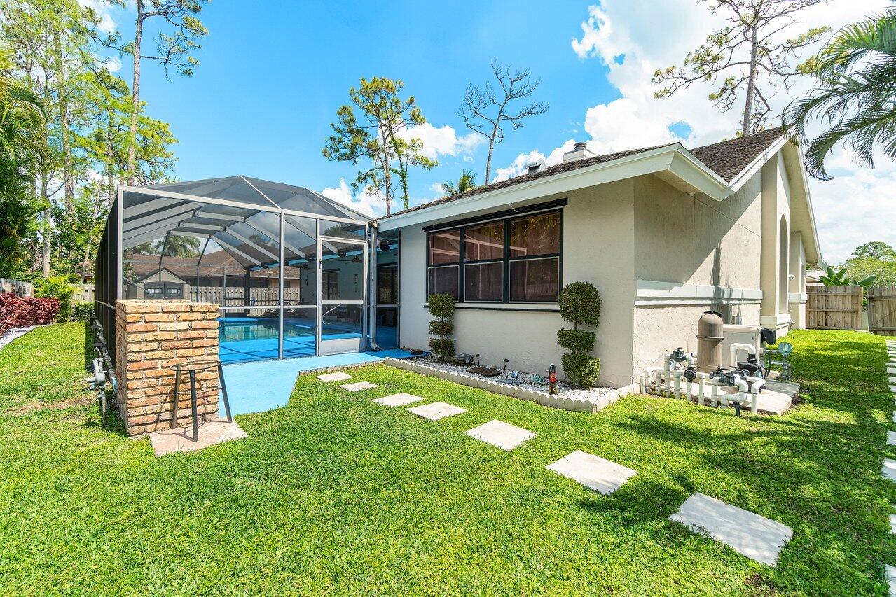 GREENVIEW SHORES 1 OF WELLINGTON - Residential