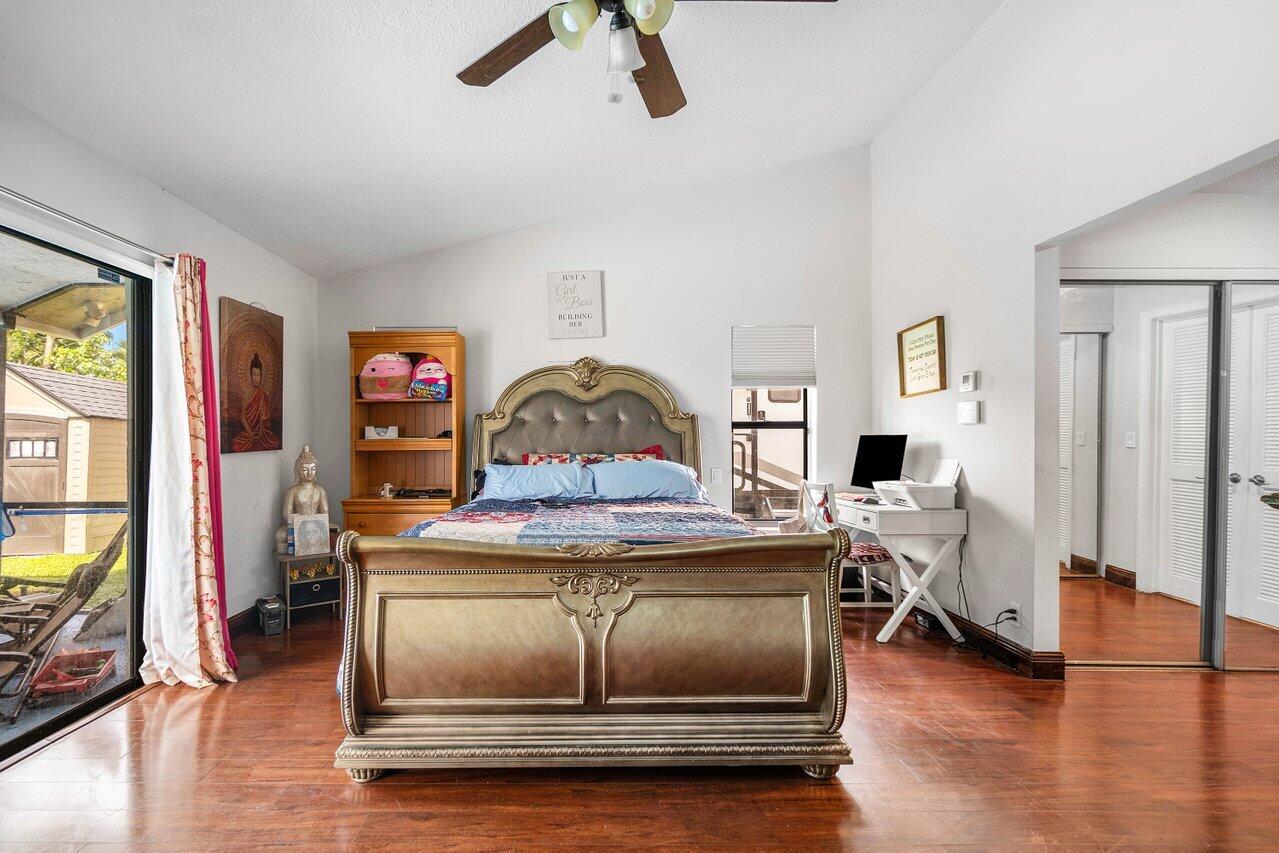 GREENVIEW SHORES 1 OF WELLINGTON - Residential