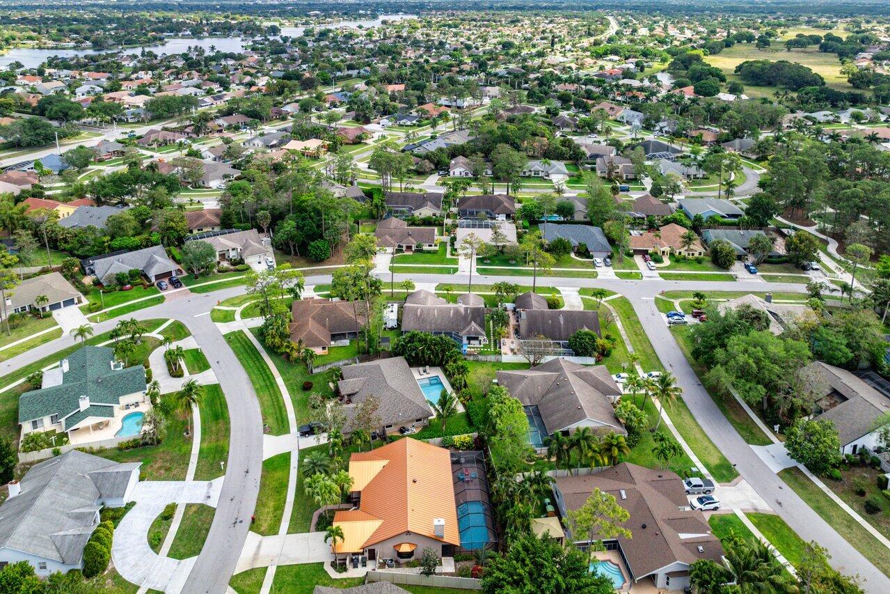 GREENVIEW SHORES 1 OF WELLINGTON - Residential