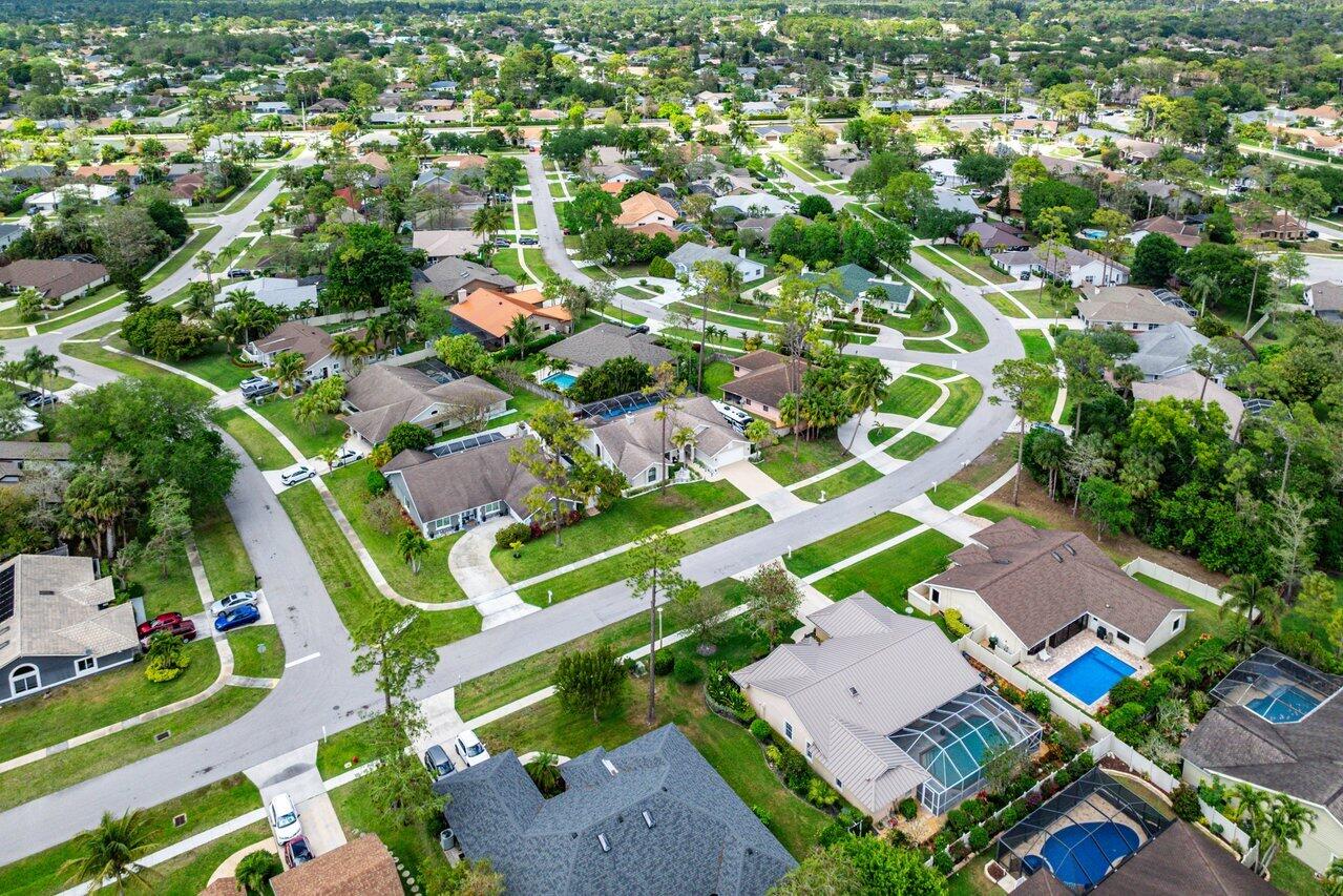 GREENVIEW SHORES 1 OF WELLINGTON - Residential