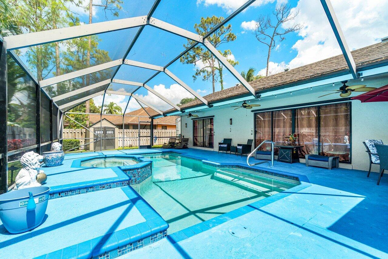 GREENVIEW SHORES 1 OF WELLINGTON - Residential