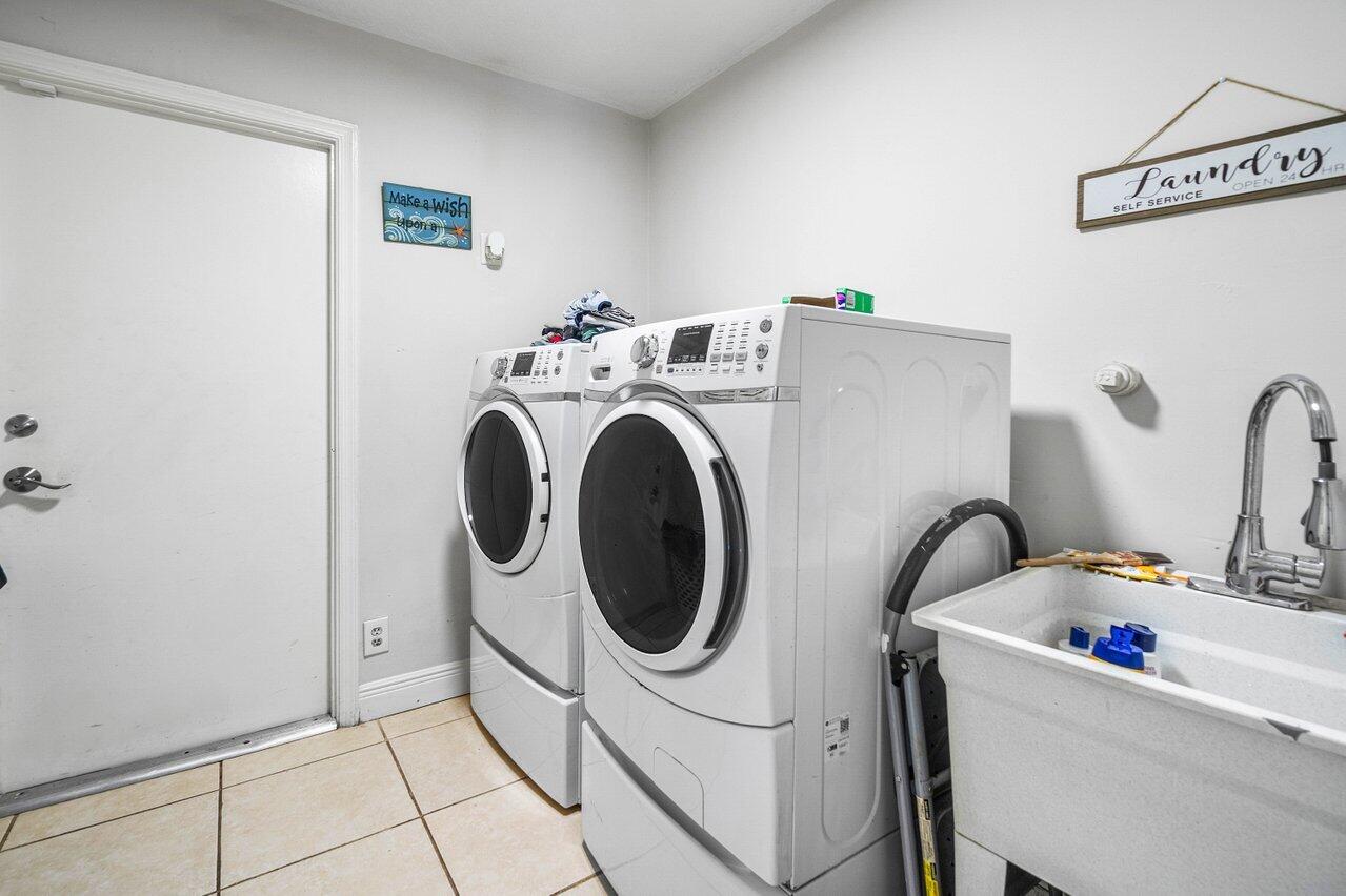 GREENVIEW SHORES 1 OF WELLINGTON - Residential