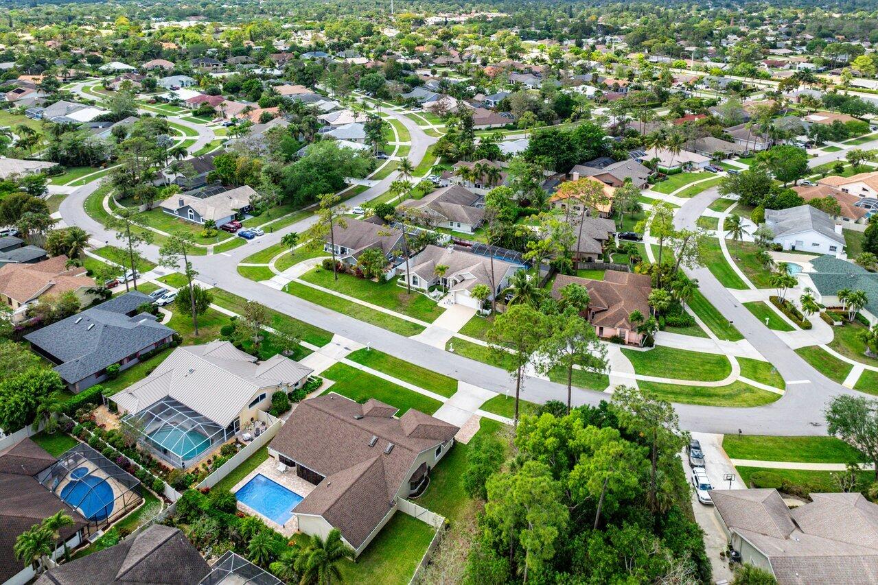 GREENVIEW SHORES 1 OF WELLINGTON - Residential