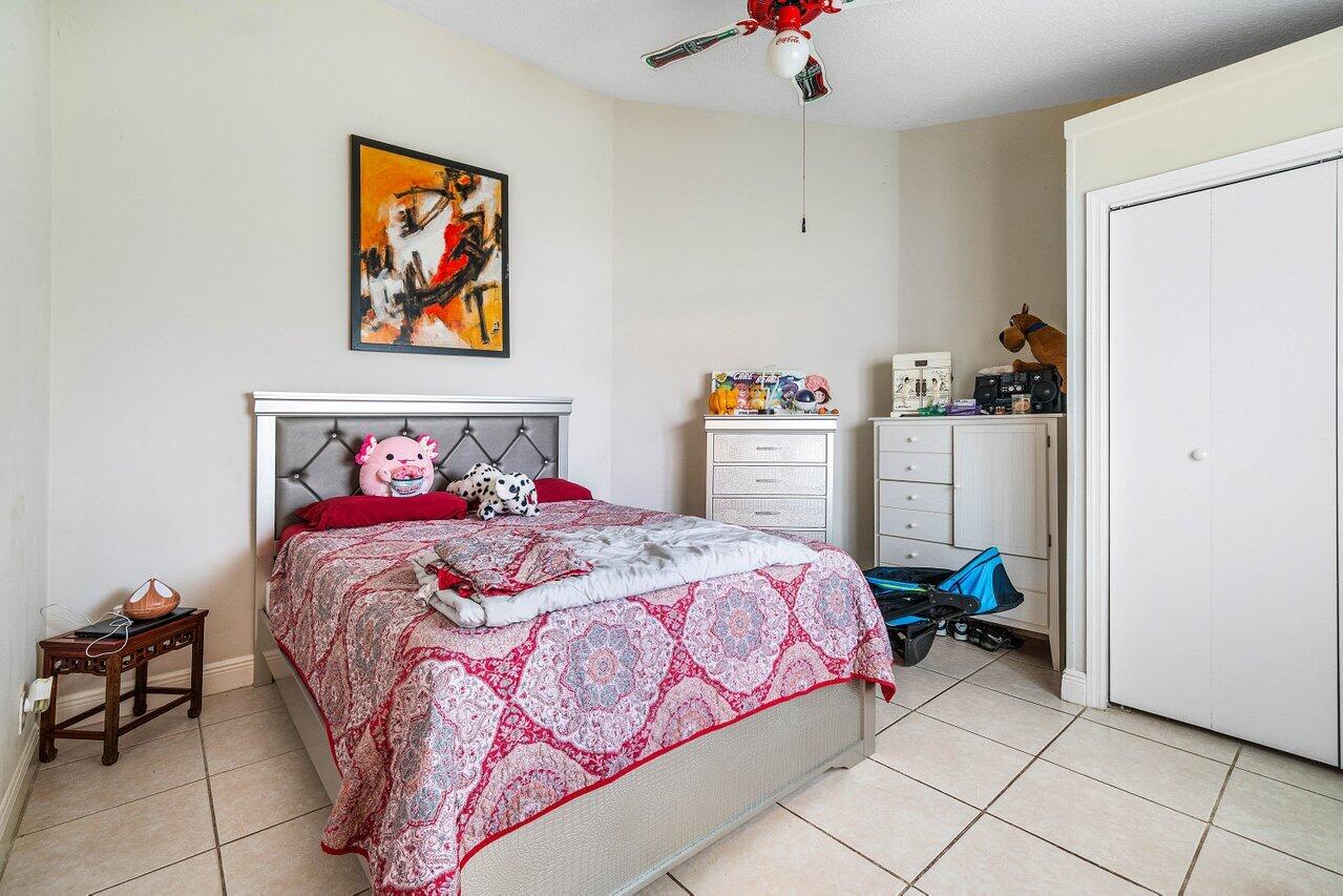 GREENVIEW SHORES 1 OF WELLINGTON - Residential