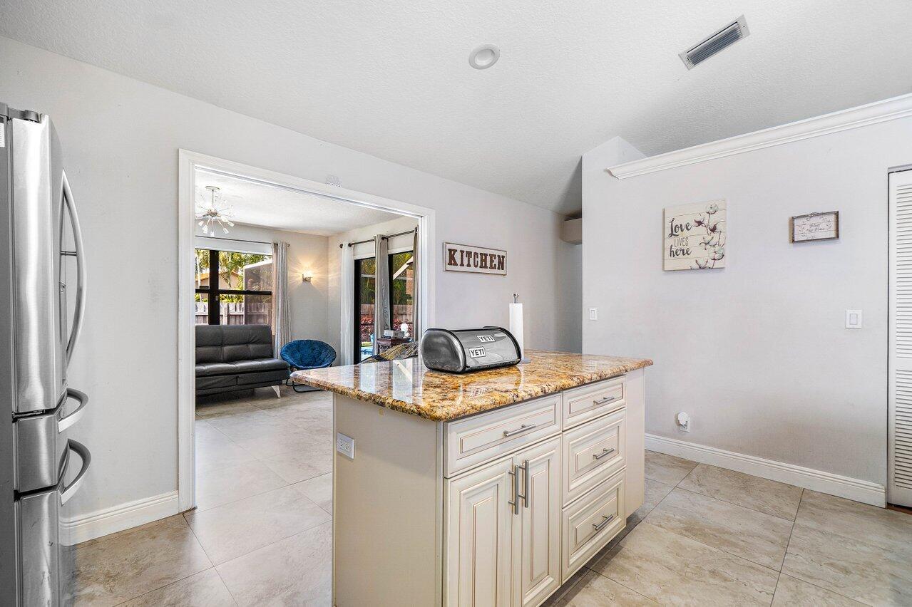 GREENVIEW SHORES 1 OF WELLINGTON - Residential