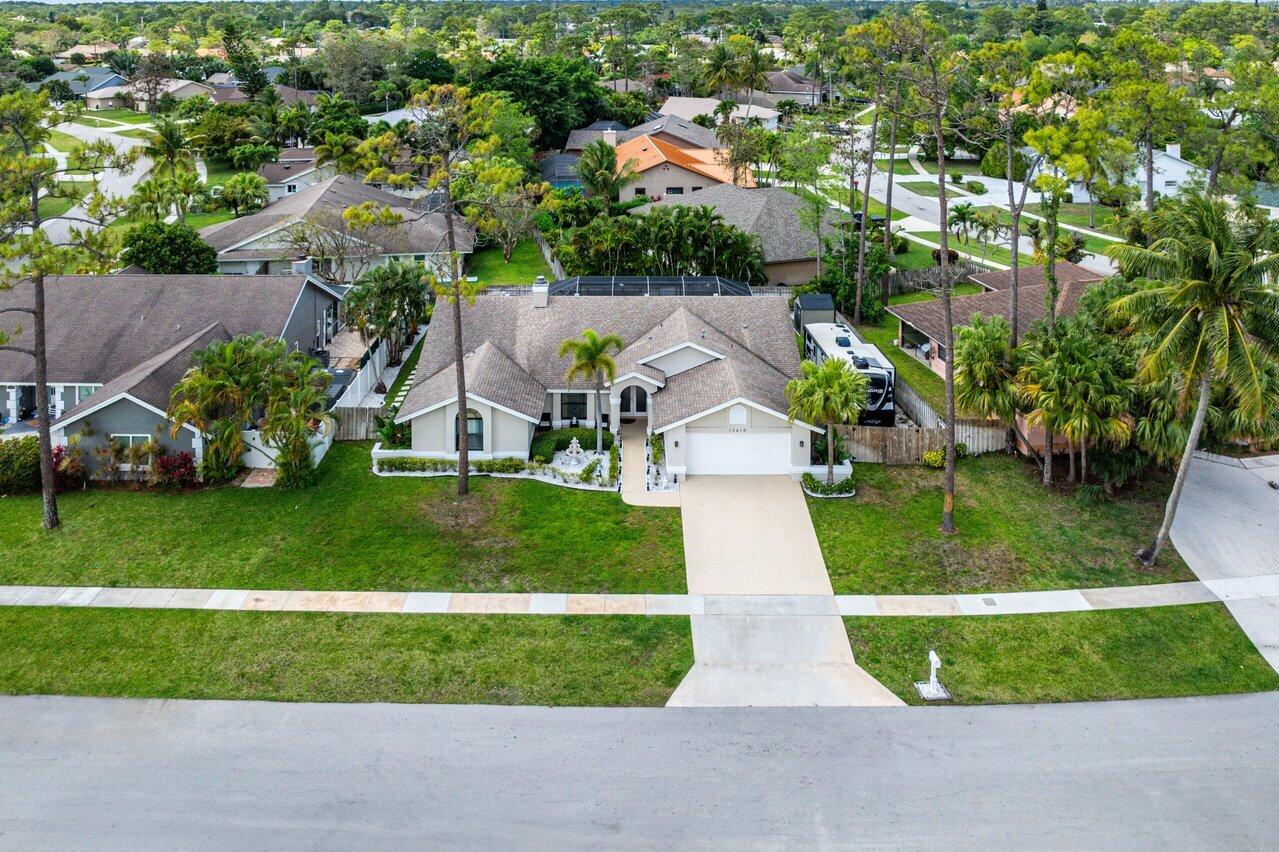 GREENVIEW SHORES 1 OF WELLINGTON - Residential