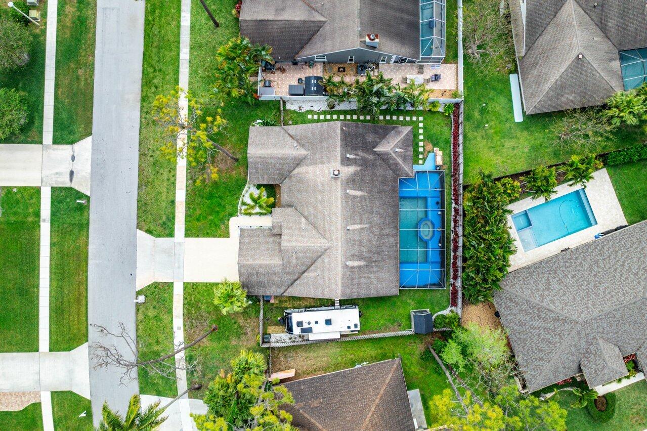 GREENVIEW SHORES 1 OF WELLINGTON - Residential