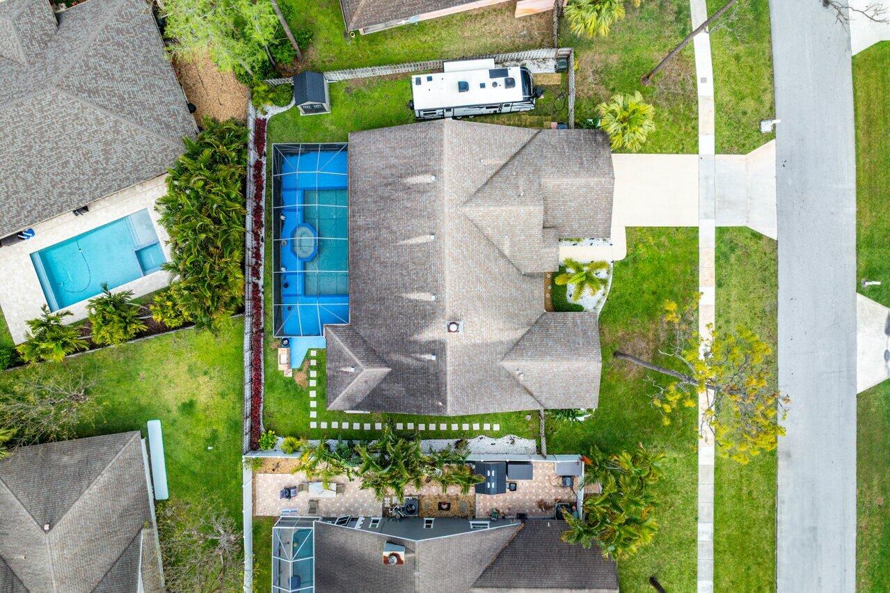 GREENVIEW SHORES 1 OF WELLINGTON - Residential