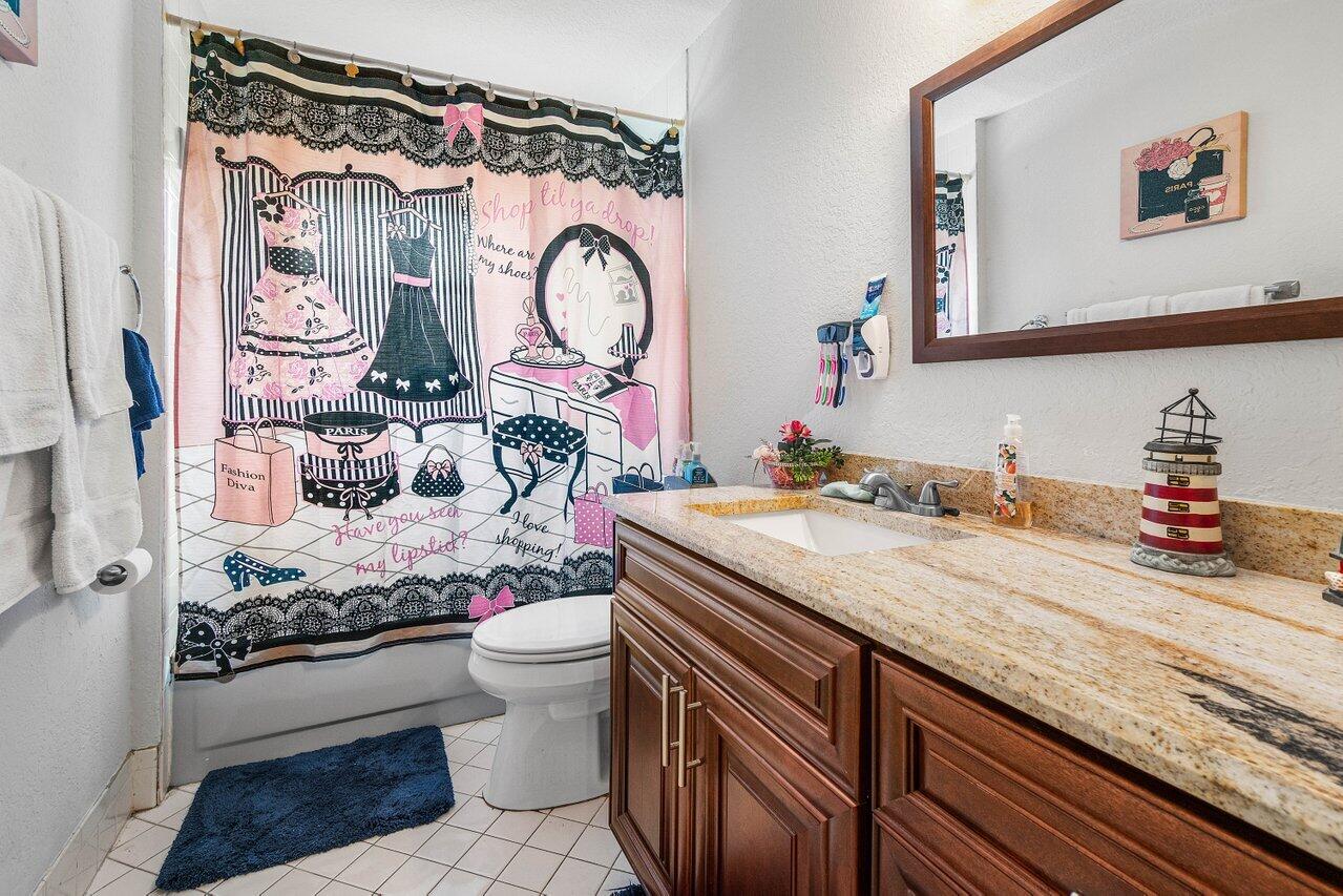 GREENVIEW SHORES 1 OF WELLINGTON - Residential