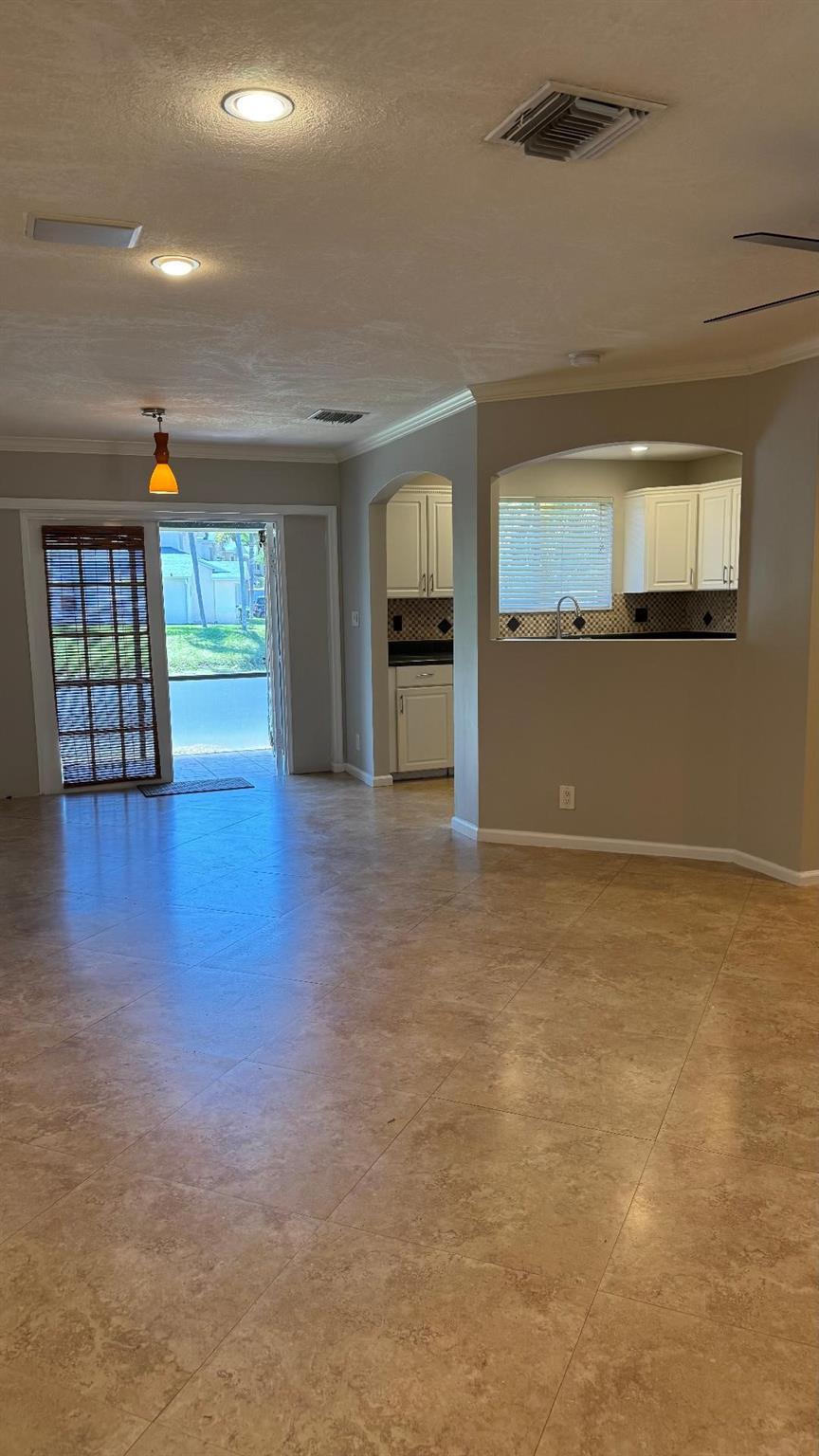 2032 Discovery Cir 2032