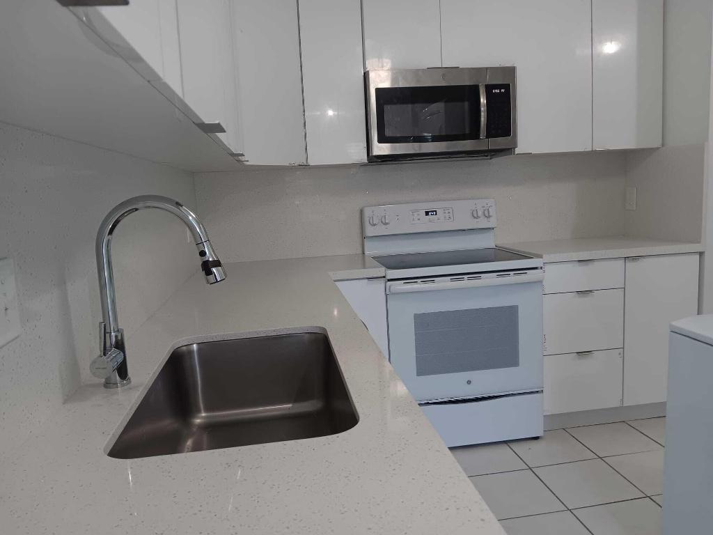 BOCA LAKES CONDO - Residential Lease