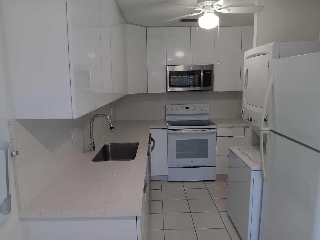 BOCA LAKES CONDO - Residential Lease