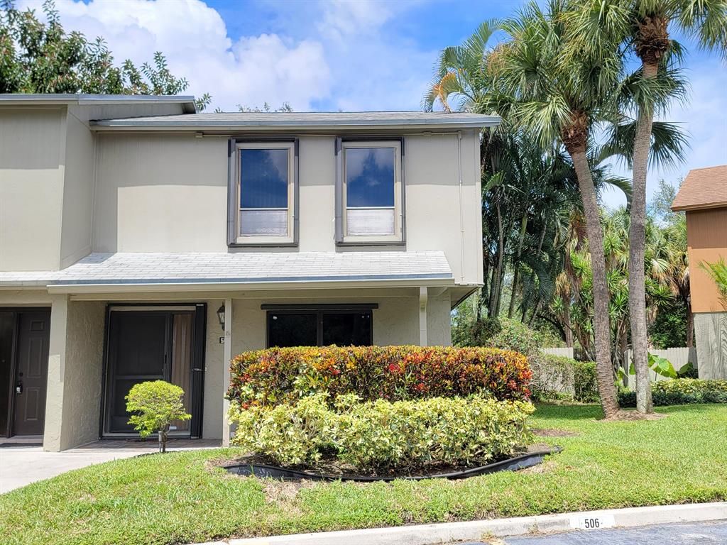 Photo of 507 Sandtree Drive, Palm Beach Gardens, FL 33403 (MLS # R10827878)