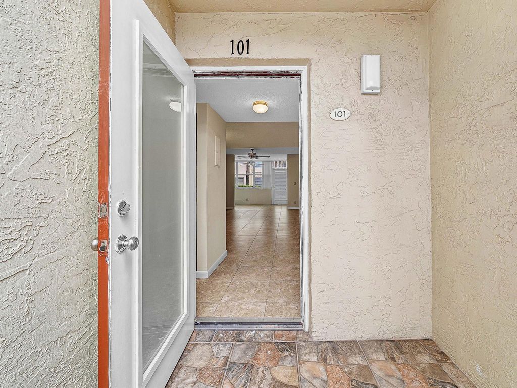 Photo of 7 Willowbrook Lane #101, Delray Beach, FL 33446 (MLS # F10548977)