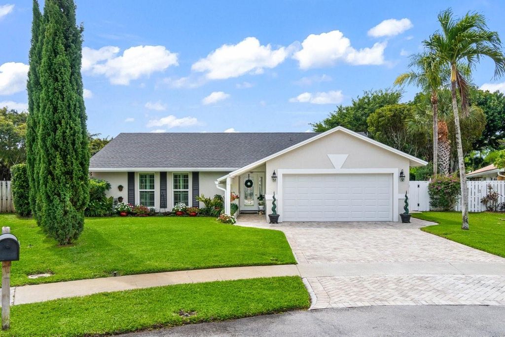 Photo of 21595 Plum Road, Boca Raton, FL 33433 (MLS # F10492319)
