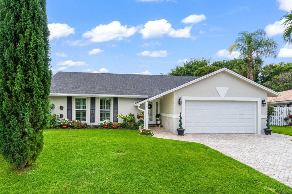 Photo of 21595 Plum Road, Boca Raton, FL 33433 (MLS # F10492319)