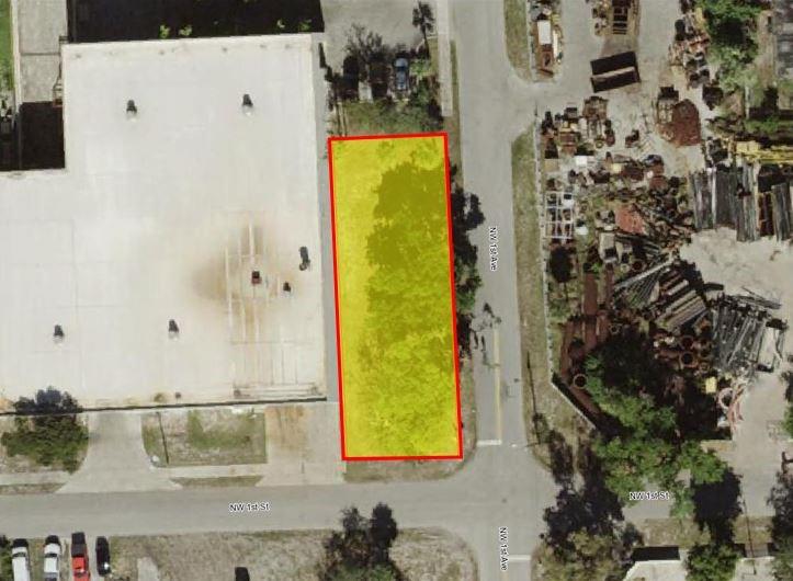 Photo of 120 NW Eller St, Deerfield Beach, FL 33441 (MLS # F10299610)