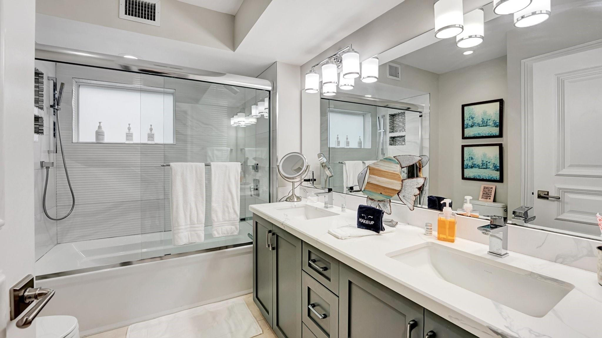 SANTA BARBARA SHORES - Residential