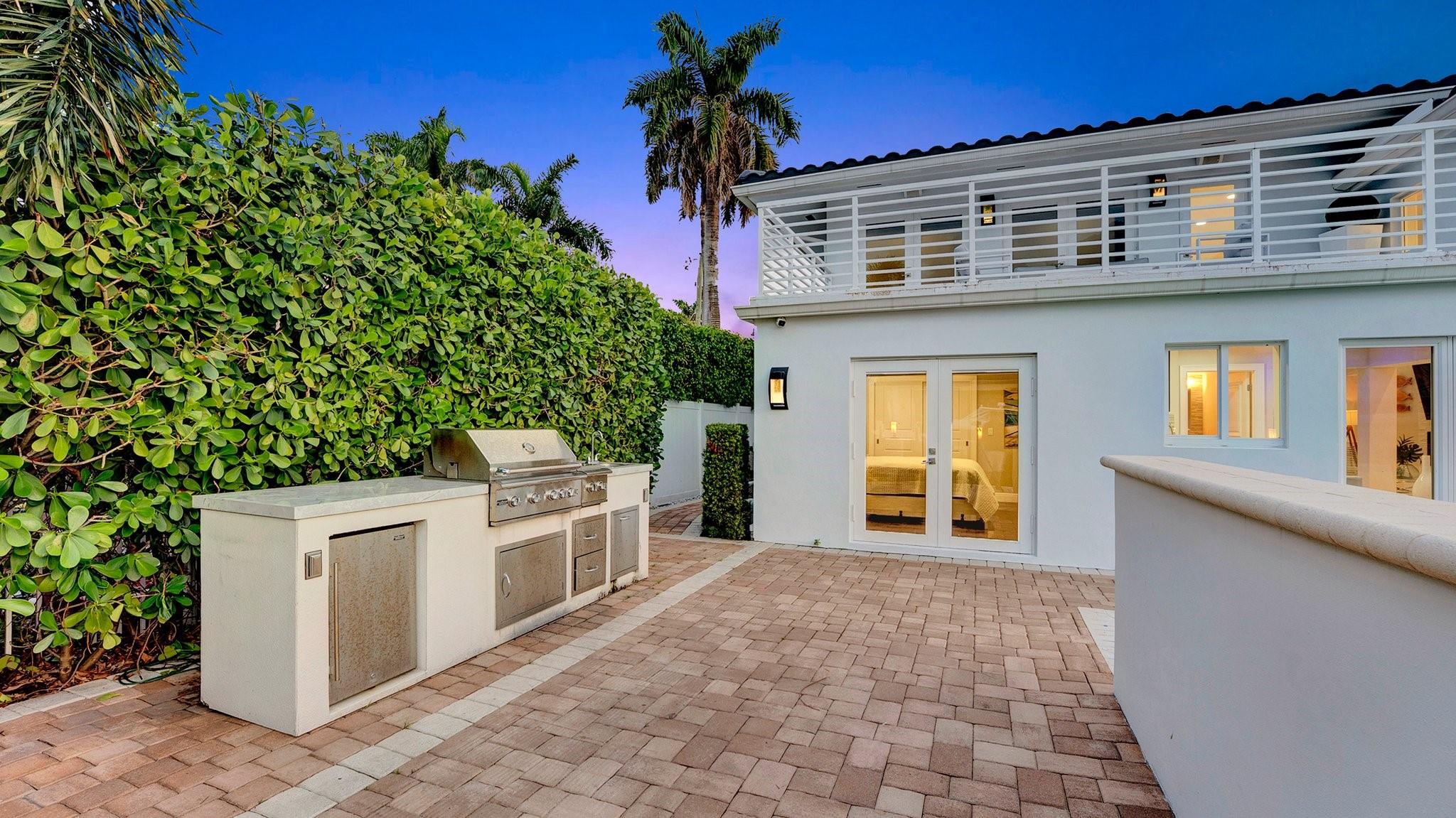 SANTA BARBARA SHORES - Residential