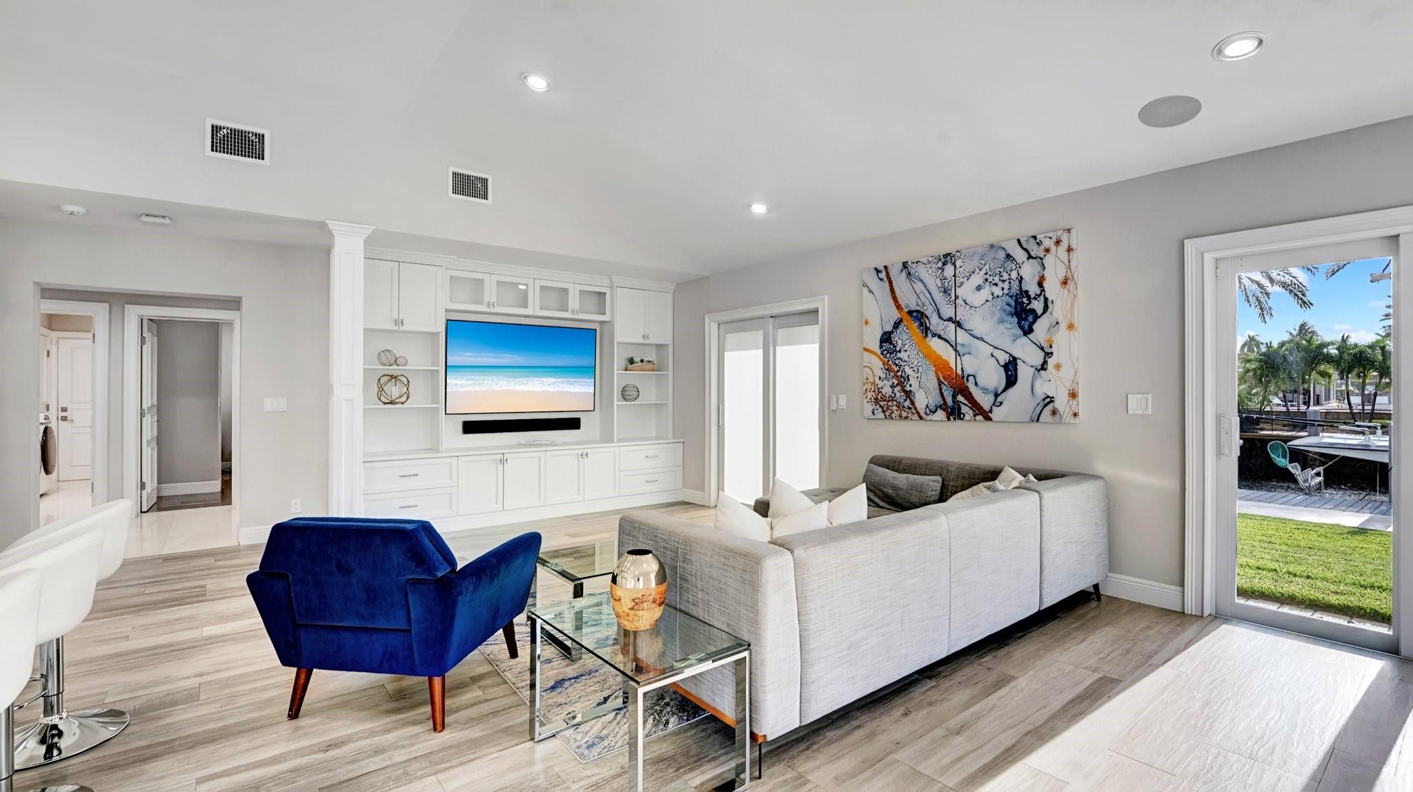 SANTA BARBARA SHORES - Residential