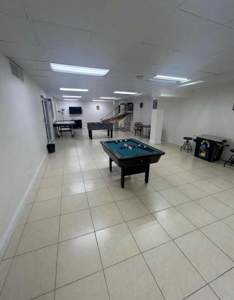 POMPANO BEACH CLUB - Residential Lease