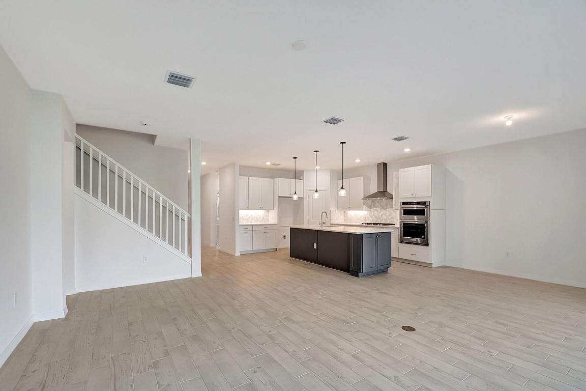 WINDSONG ESTATES - Residential