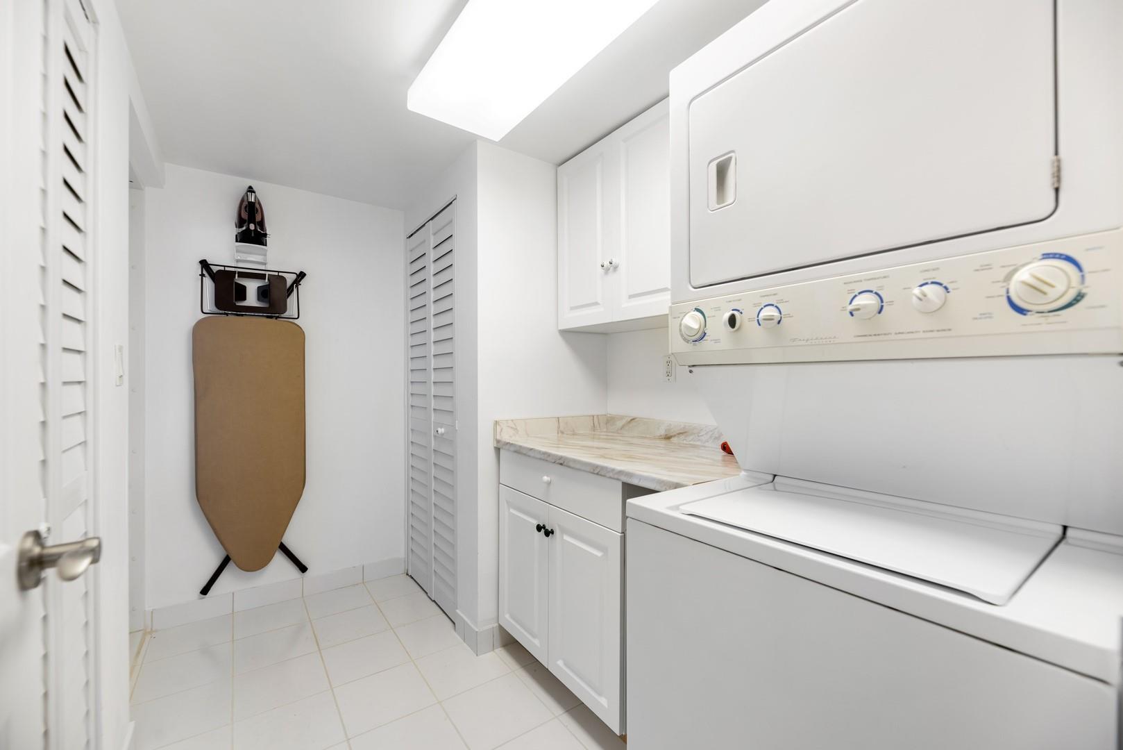 Everglades House Condo - Residential Lease