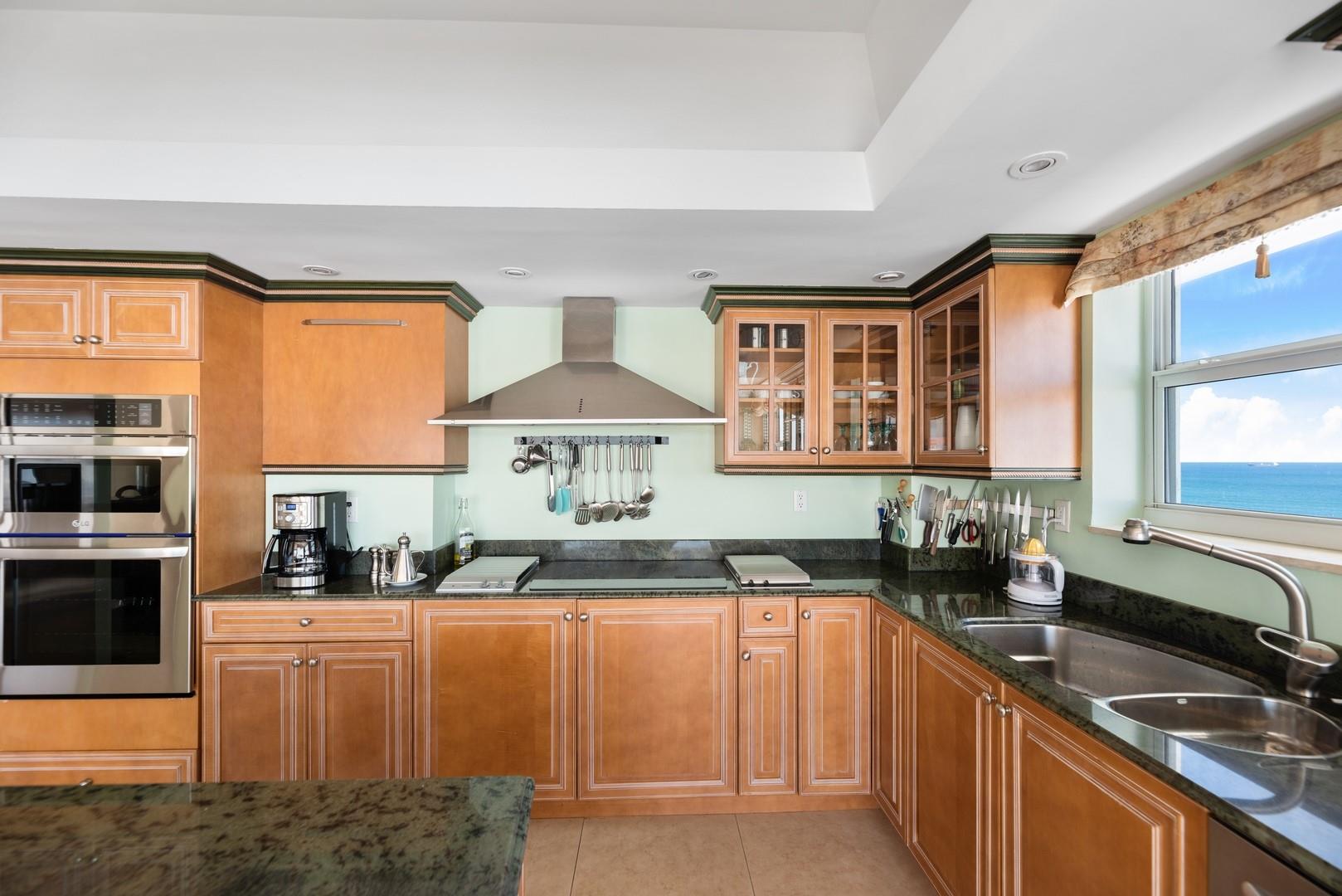 Everglades House Condo - Residential Lease