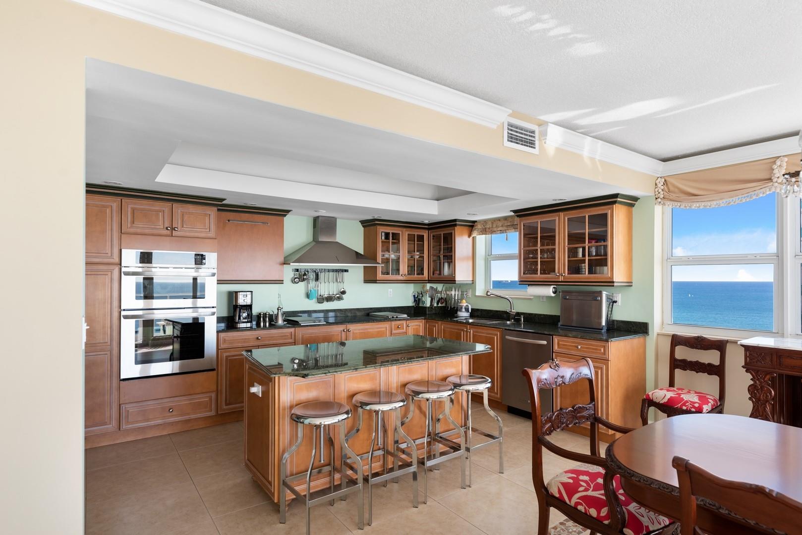 Everglades House Condo - Residential Lease
