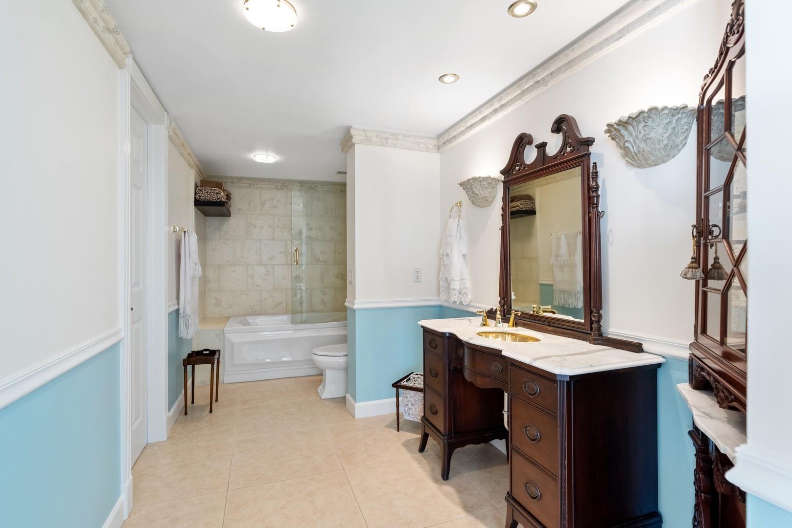 Everglades House Condo - Residential Lease