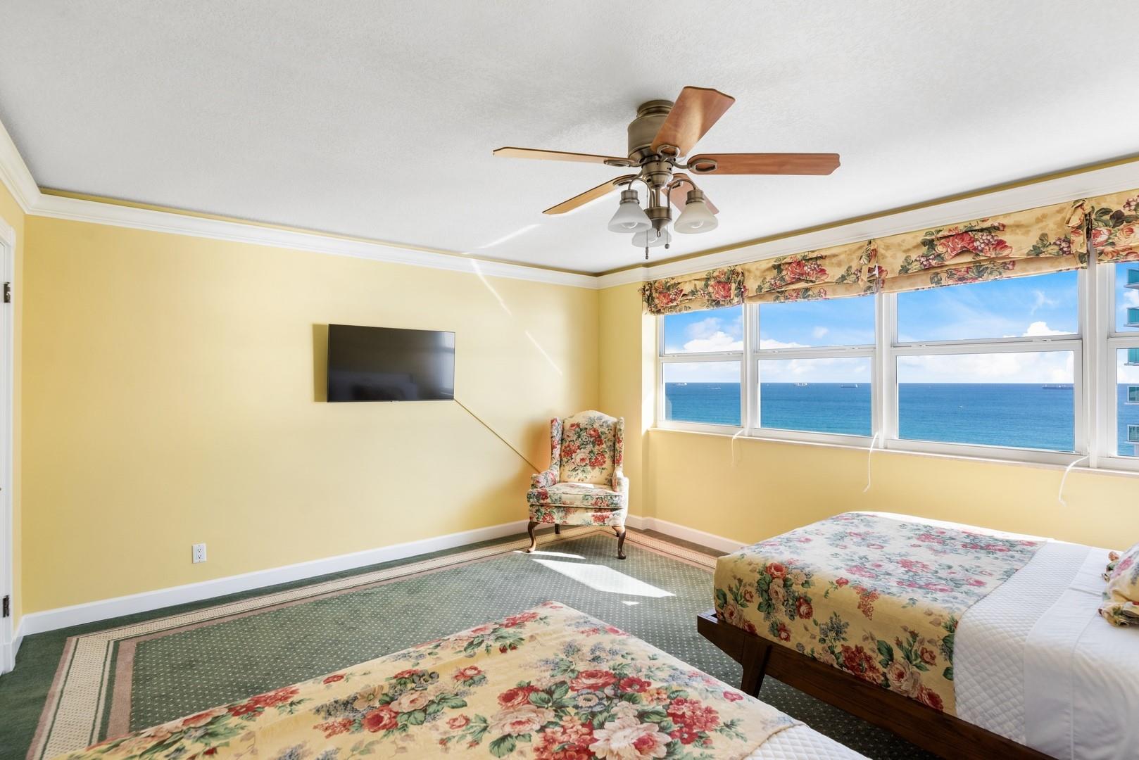 Everglades House Condo - Residential Lease