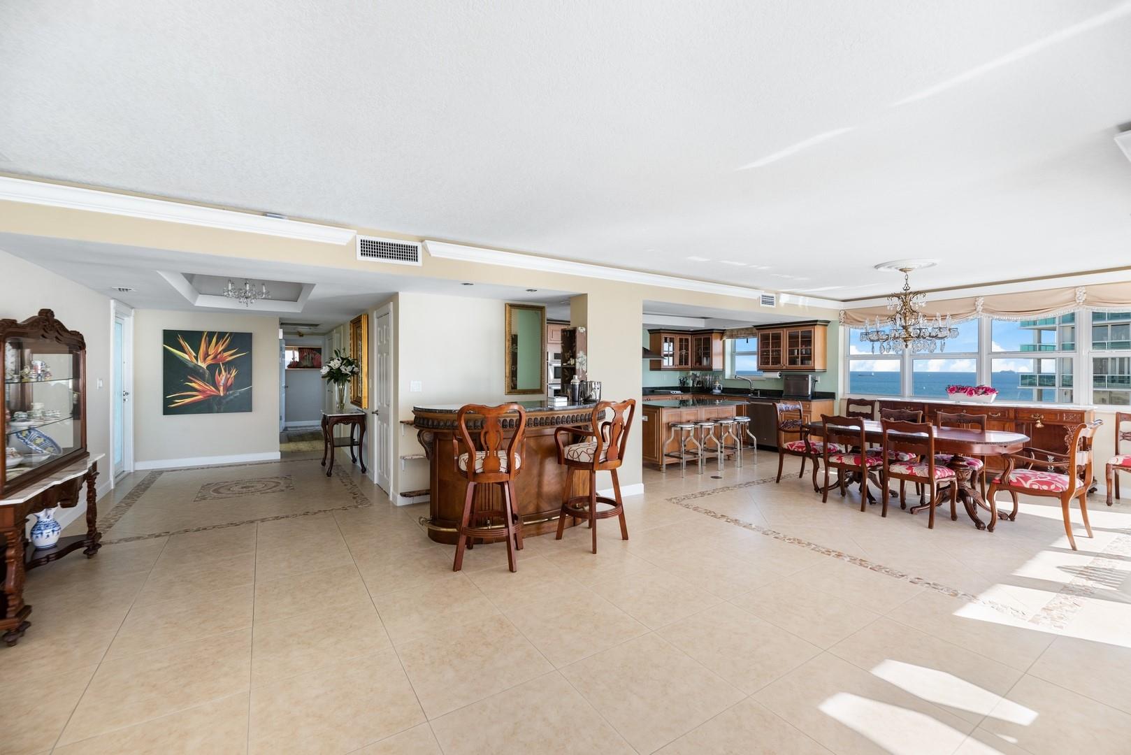 Everglades House Condo - Residential Lease