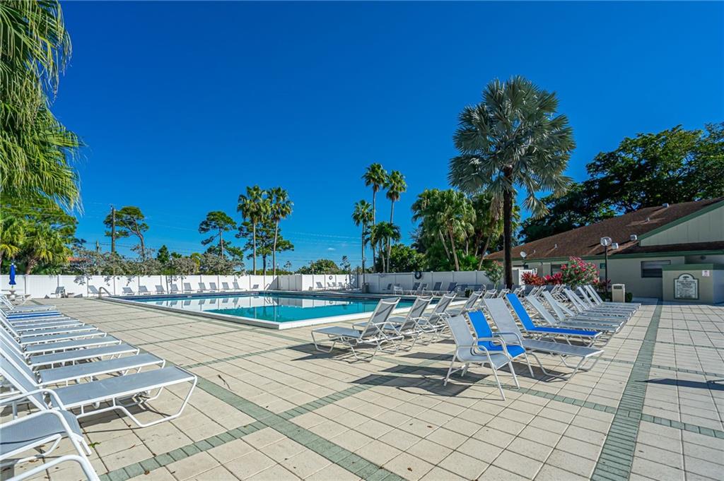 CYPRESS BEND CONDO VII - Residential