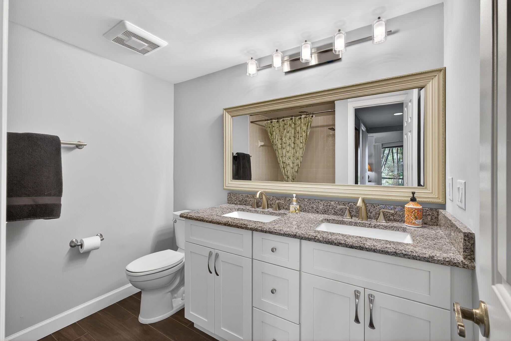 LAKES CONDO - Residential Lease