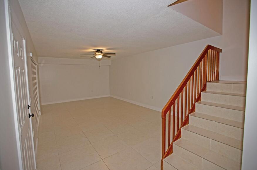 VILLAGE OF SANDALWOOD LAK - Residential Lease