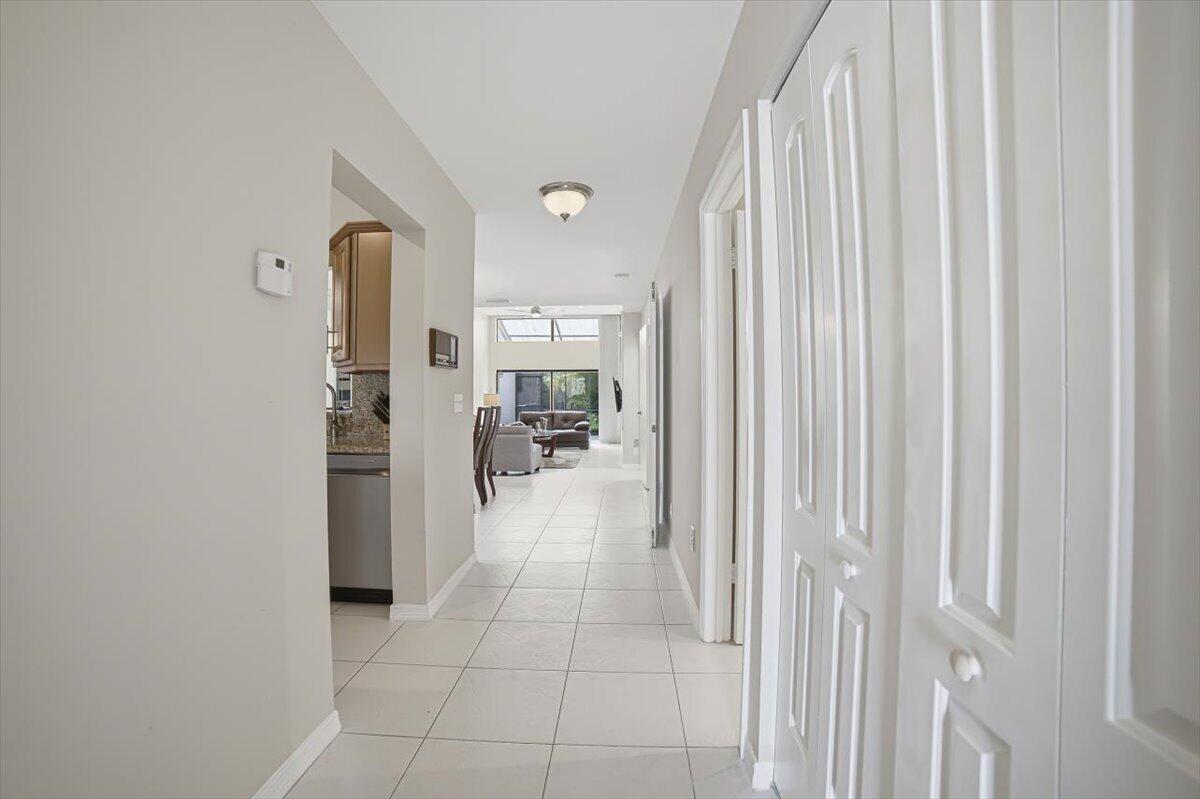 6676 Canary Palm Circle 19