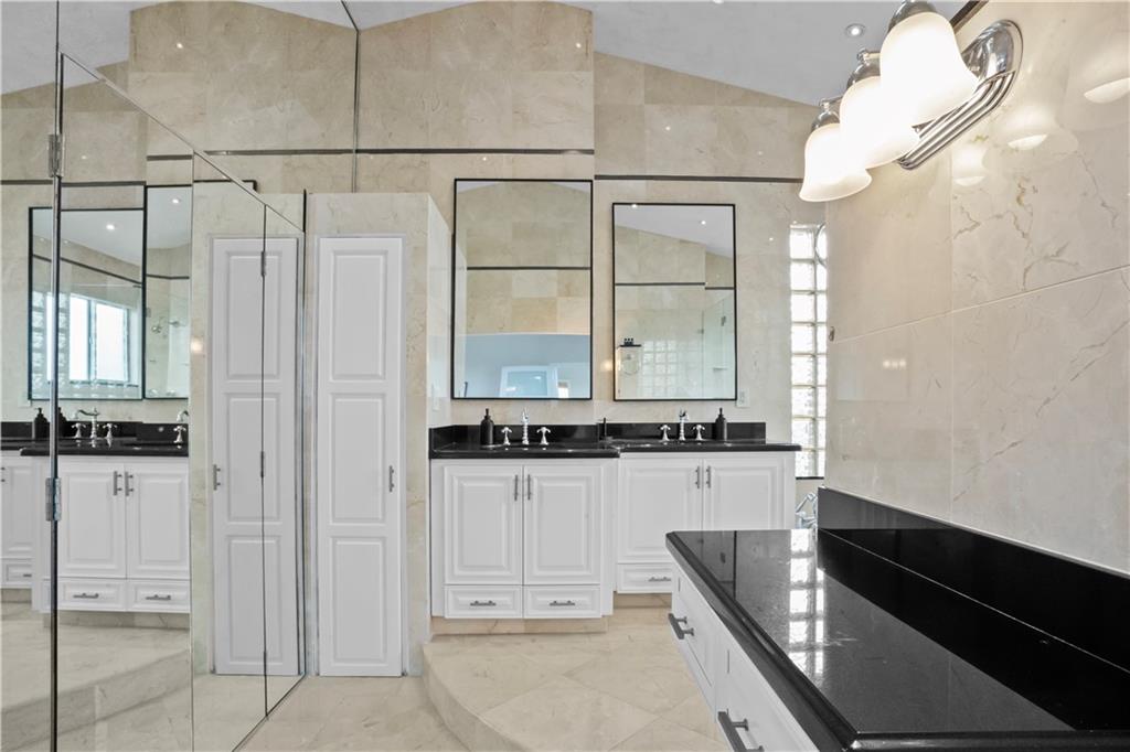 Coral Key Villas 5th Sec - Residential