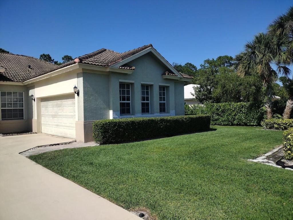 Photo of 3305 Bent Pine Drive, Fort Pierce, FL 34951 (MLS # R11082725)