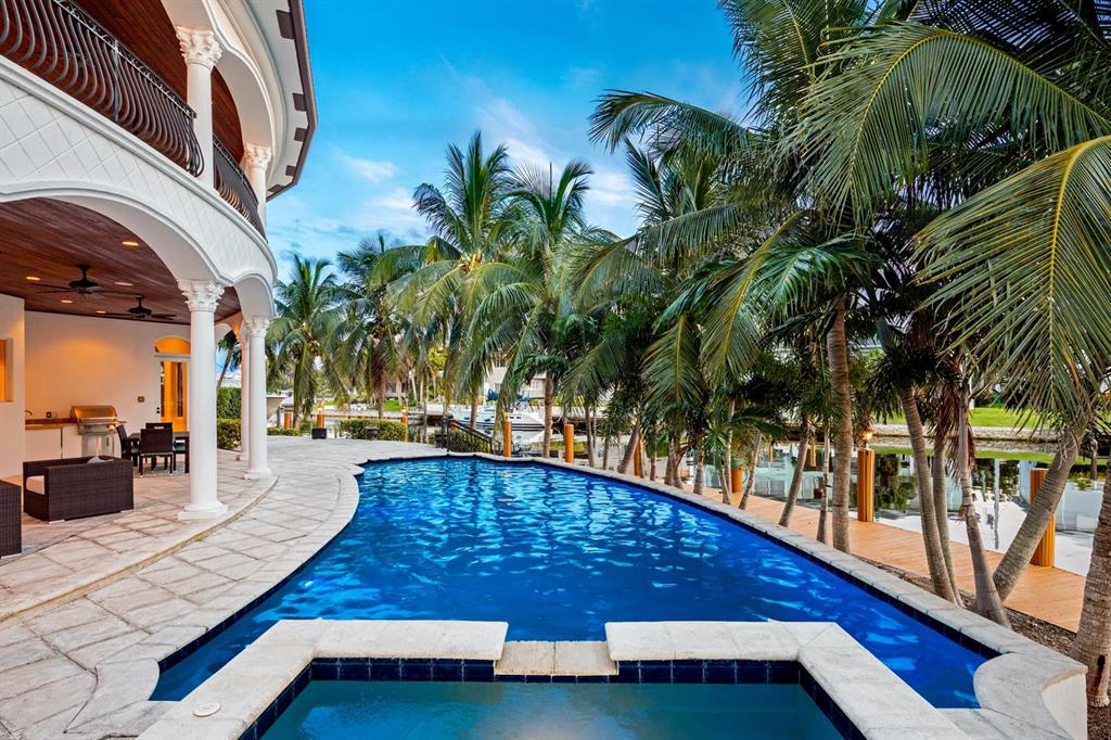 VENETIAN ISLES 1ST SEC - Residential