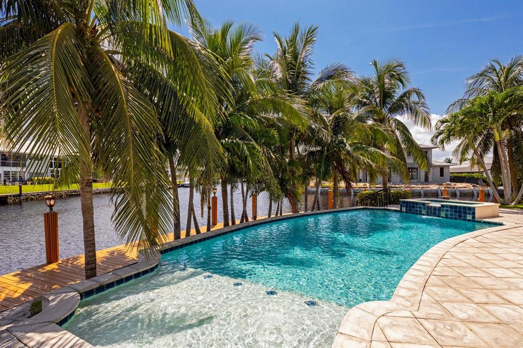 VENETIAN ISLES 1ST SEC - Residential